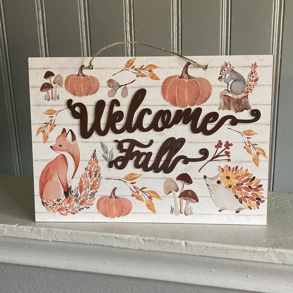 NWT- Adorable- Wooden Hello Fall- Critters Decoration Sign ๐ฟ๏ธ๐ฆ๐โ๐ซ๐ - Picture 15 of 17